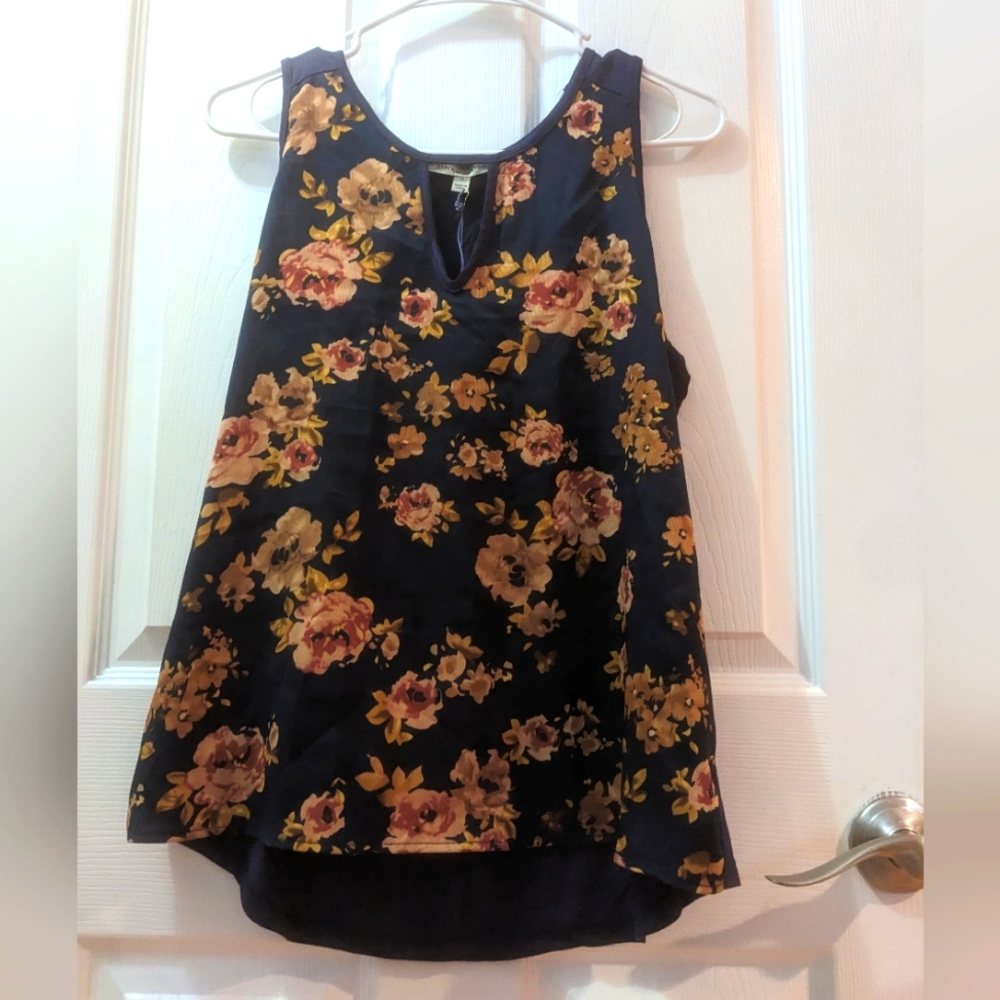41 Hawthorne Sleeveless Blouse